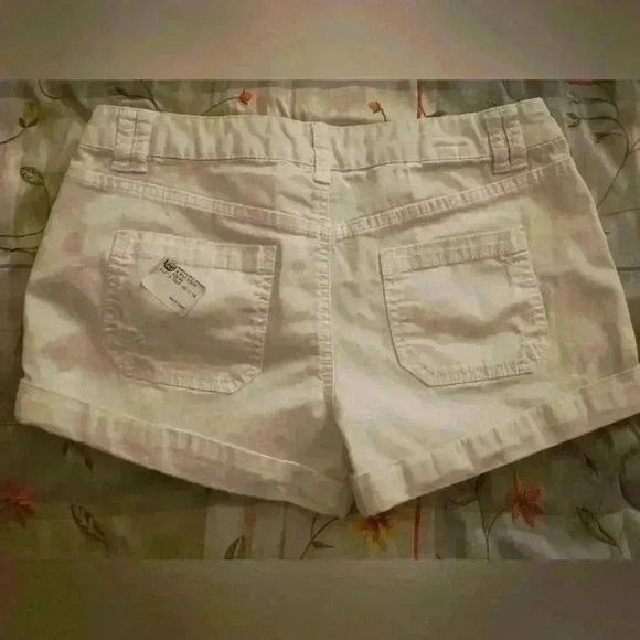 mossimo Denim Short Size: 2 White - Picture 3 of 3